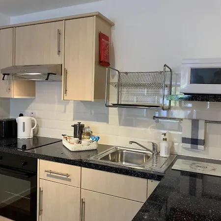 Serviced One-bedroom Southmead Hospital Mod Airbus Bristol